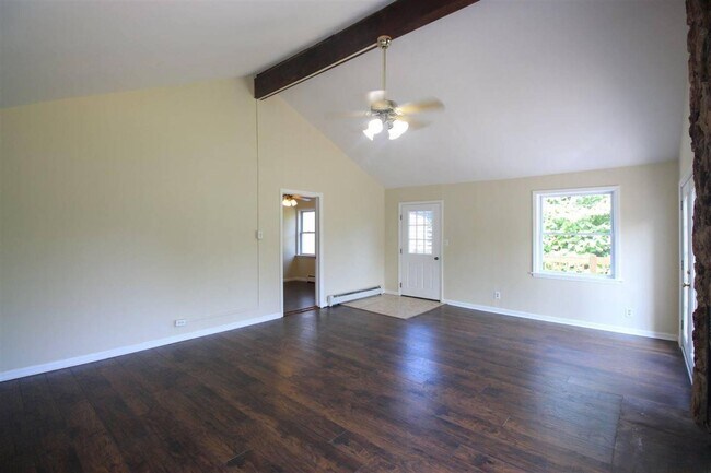 Foto del edificio - 1378 Hermance Rd