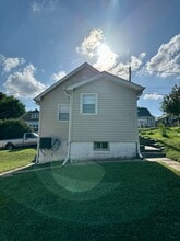 Building Photo - 2324 S 30th St