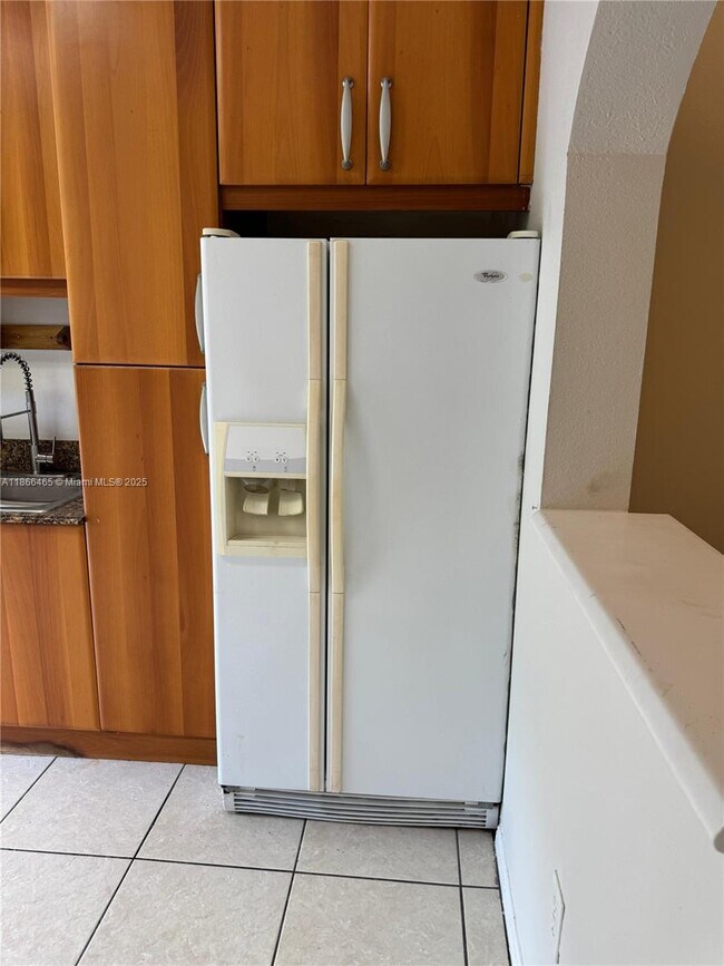 Foto del edificio - 6922 NW 179th St