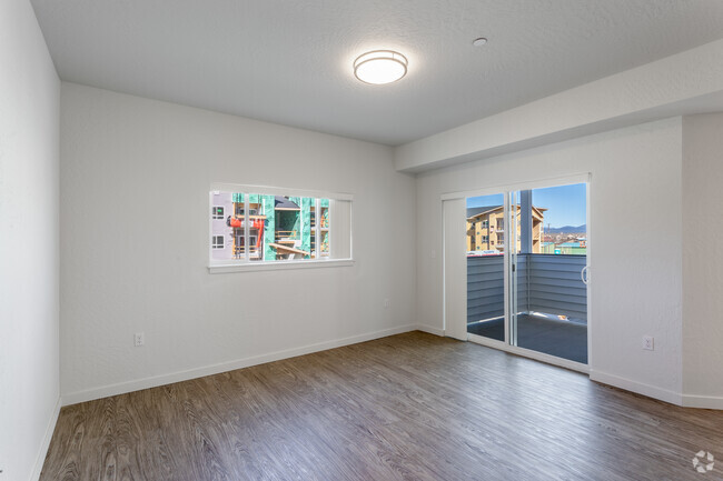 1BR, 1BA - 700SF - Spencer Place