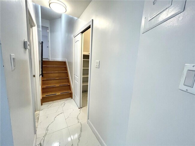 Foto del edificio - 1830 79th St