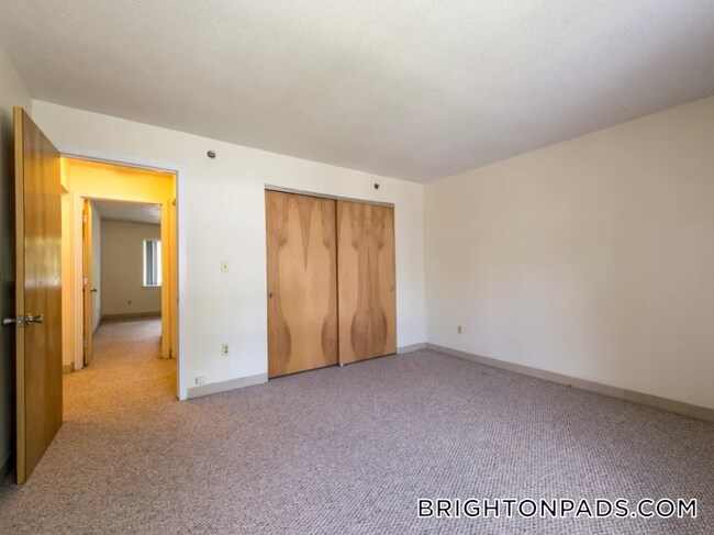 Foto del edificio - 144 N Beacon St