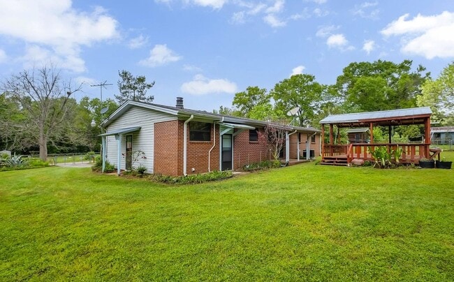Back corner - 1927 Grimes Ln