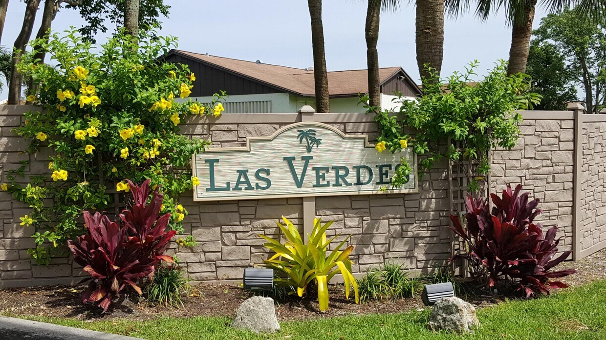 5130 Las Verdes Cir Unit 301, Delray Beach, FL 33484 Condo for Rent in Delray Beach, FL
