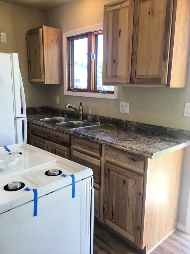 Building Photo - 2013 North Ave W