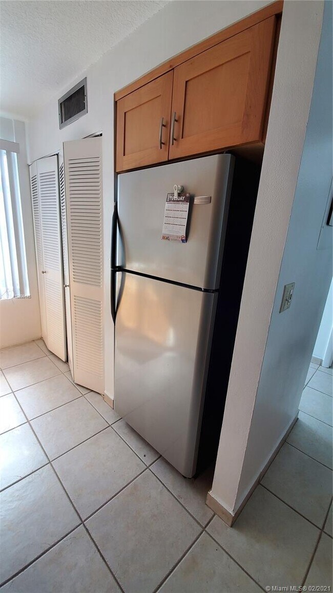 Foto del edificio - 2220 SW 122nd Ct