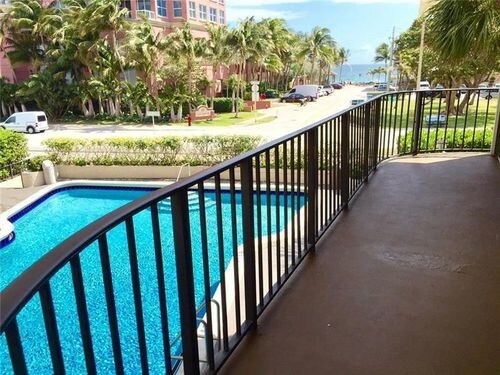 Foto del edificio - 2029 N Ocean Blvd