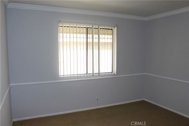 Foto del edificio - 1673 E Kingsley Ave