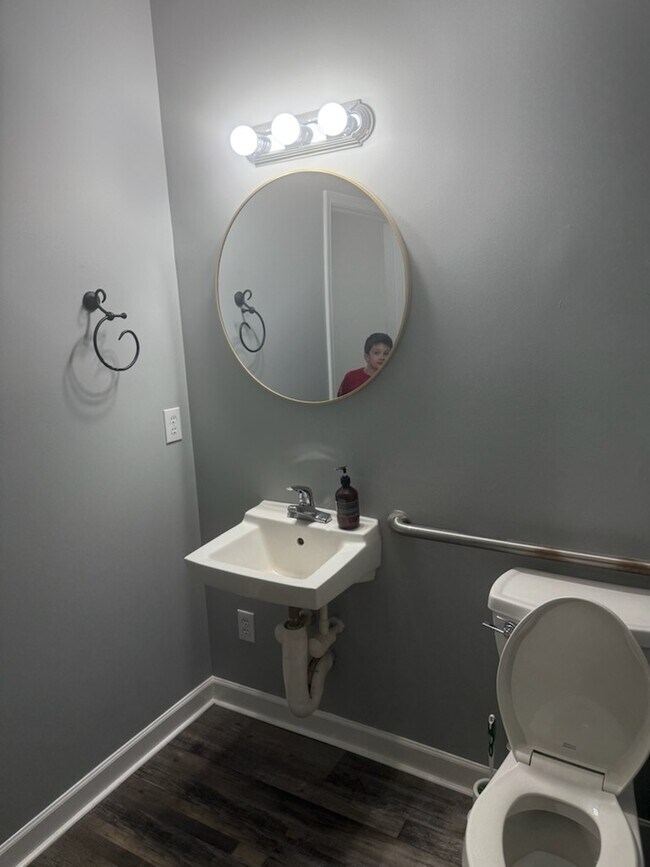 Foto del edificio - 1559 N Redhawk Dr