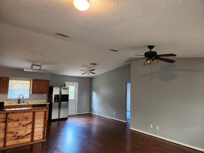 Building Photo - 3826 S Flamingo Terrace