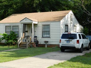 Building Photo - 317 E 20th St