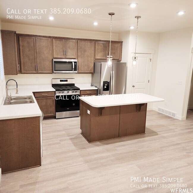 Brand new townhome! 3 bedrooms Townhouse for Rent in Eagle Mountain
