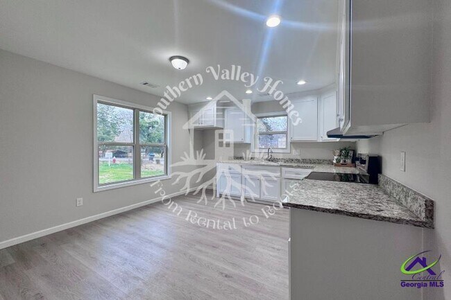 Foto del edificio - 308 Woodland Dr