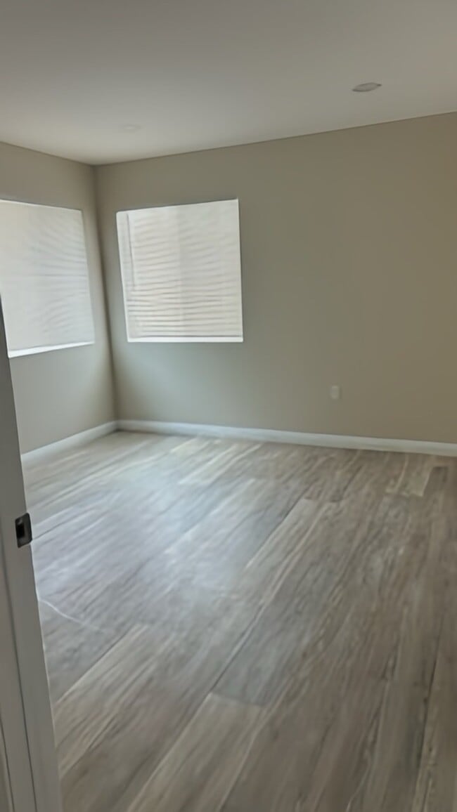 Building Photo - 10828 El Rey Dr