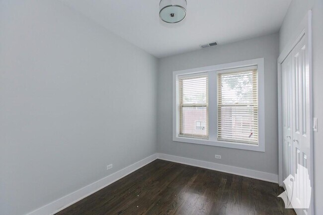 Foto del edificio - 3951 N Janssen Ave