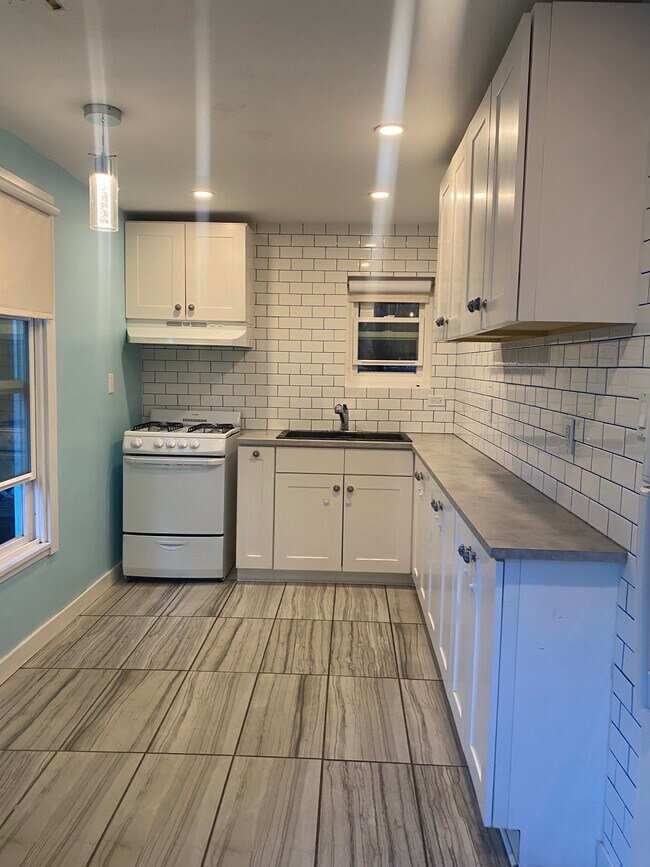 Kitchen - 8828 Harratt St