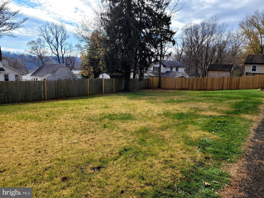 1030 Avenue B, Langhorne, PA 19047 House Rental in Langhorne, PA