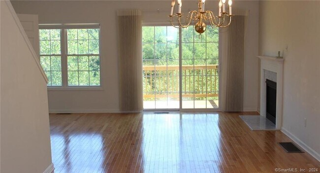 Building Photo - 12 Forestview Dr