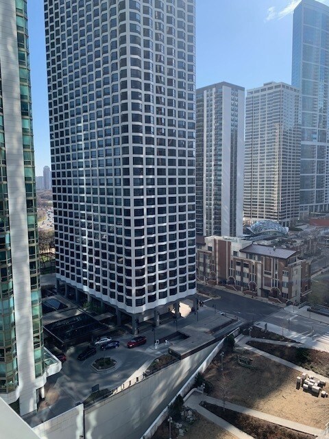 Foto del edificio - 211 N Harbor Dr