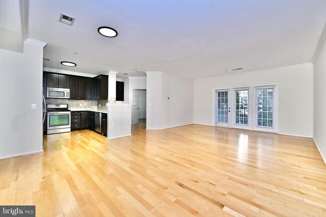 Building Photo - This impeccable 2-bedroom, 2-full bathroom condo is located in the sought-after, super-convenient...