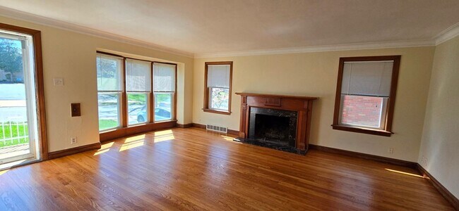 Foto del edificio - House for Rent in Southwest City