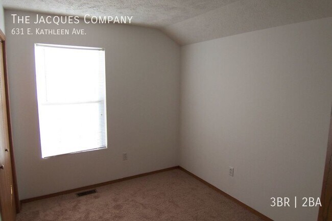 Foto del edificio - Very Nice 3 Bedroom 2 Bath on North Side