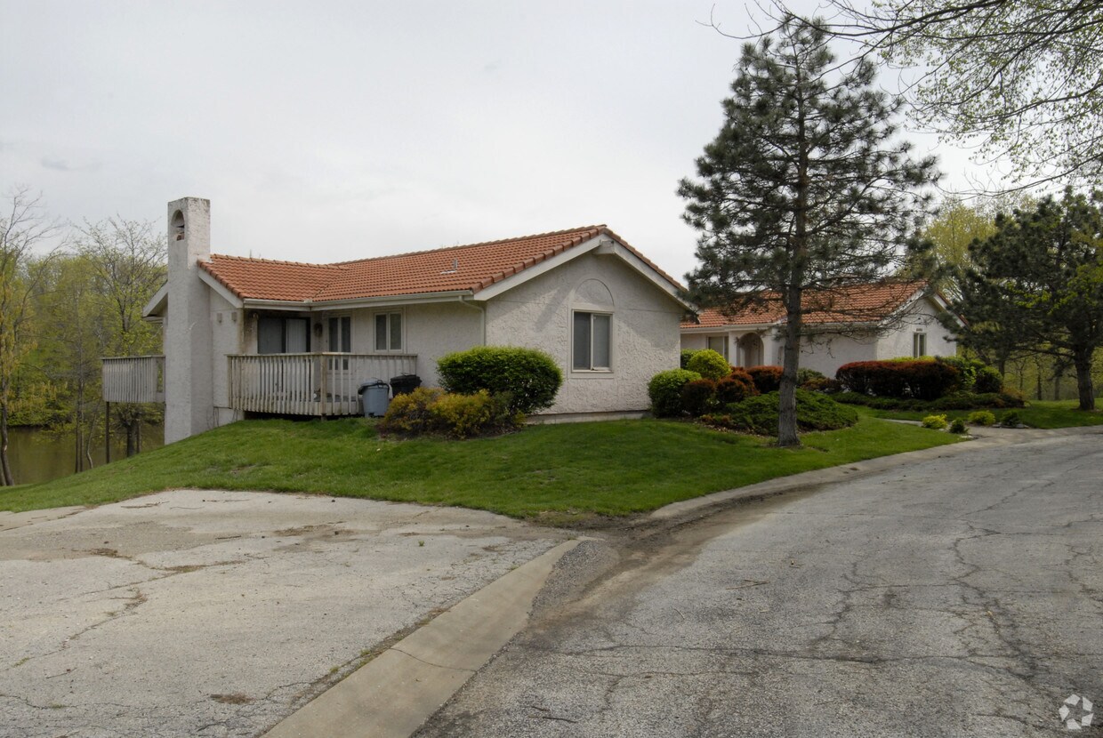 8405 Granby Ave, Kansas City, MO 64154 Apartments in Kansas City, MO