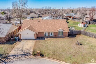 Building Photo - 605 Palo Verde Ct