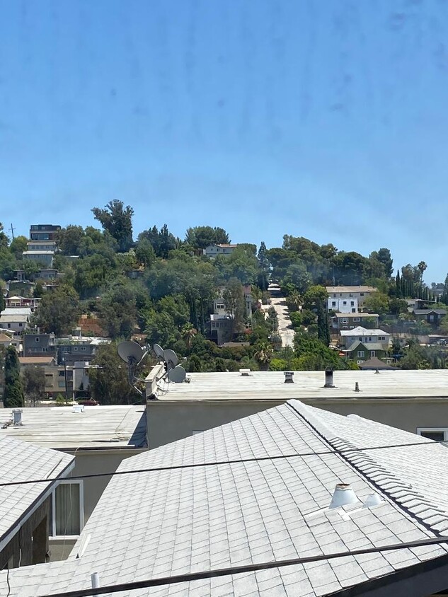 Beatiful view - 2267 1/2 Ewing St