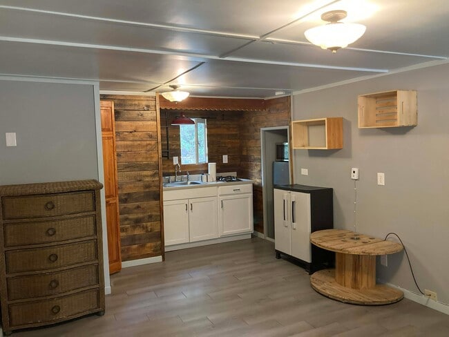 Building Photo - 1293 Co Rd 117