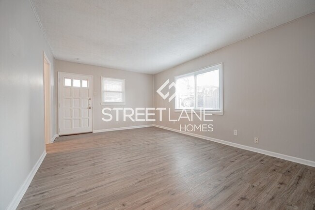 Building Photo - NOW OFFERING $250 OFF FIRST FULL MONTH IF ...