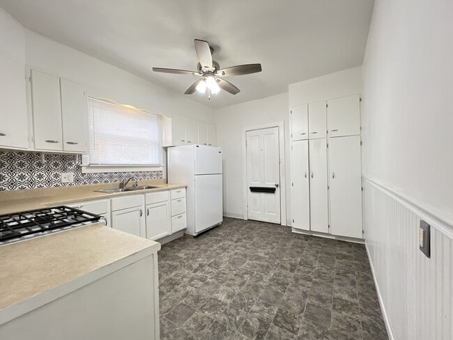 Foto del edificio - 621 E 24th St