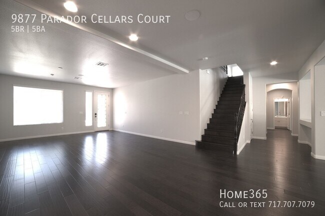 Foto del edificio - Luxurious 5 bed 5 bath Paradise in Las Veg...