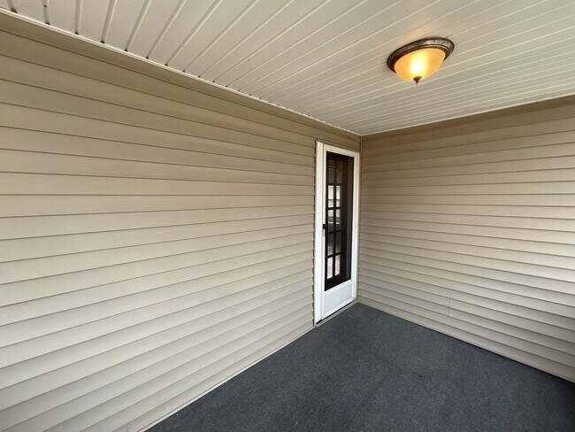 Foto del edificio - 19824 Pasnow Ave