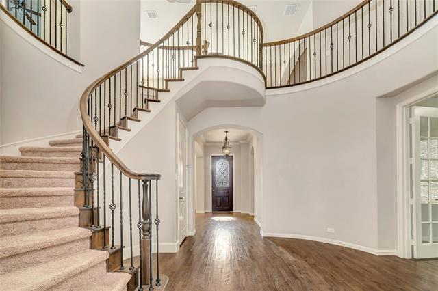 Foto del edificio - 112 Crestbrook Dr