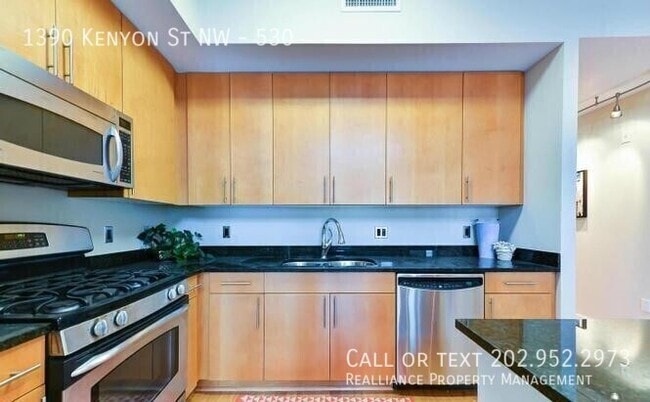 Building Photo - 1390 Kenyon St NW