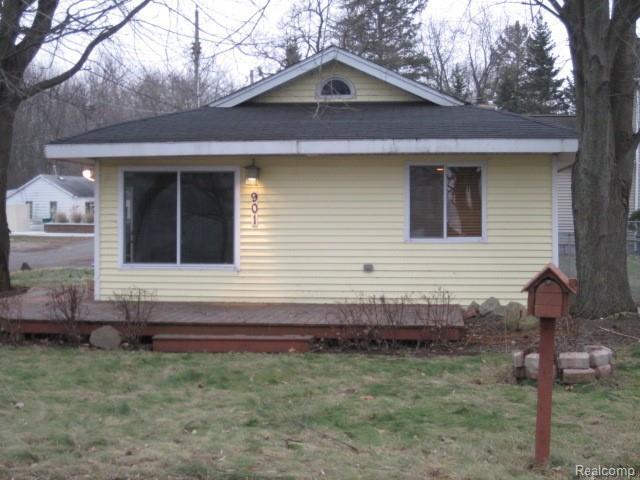 Primary Photo - 901 S Lake Dr