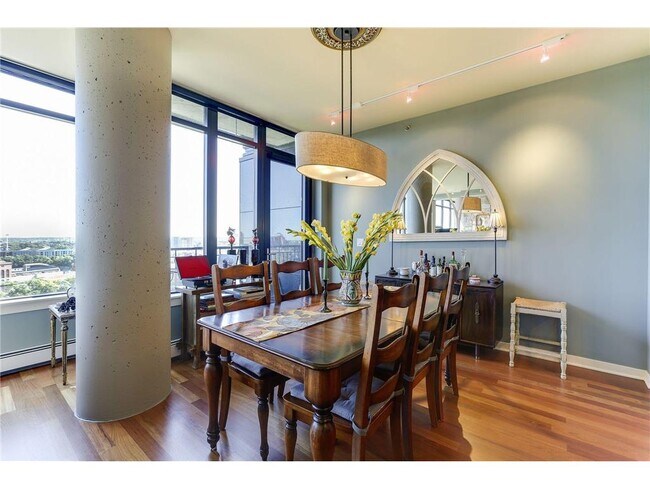 Foto del edificio - 215 10th Ave S