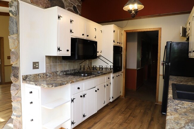 Foto del edificio - 3504 Ogden Ct NE