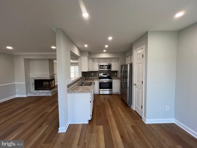 Building Photo - 4131 Bancroft Ln