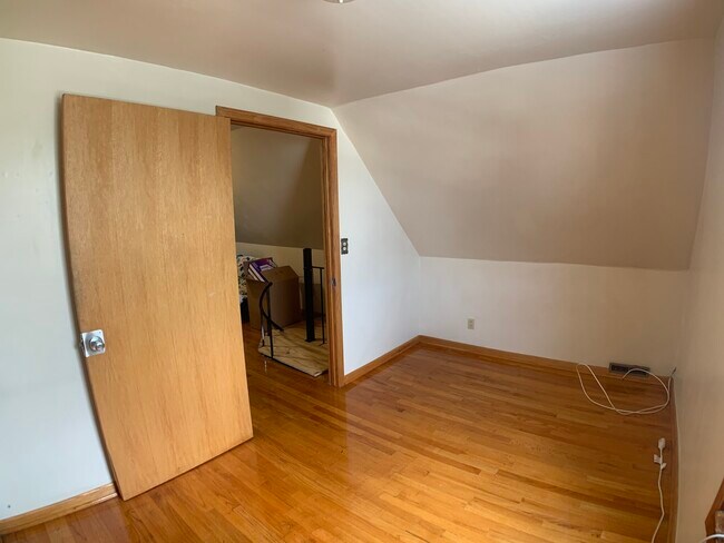 Building Photo - 1435 W Diversey Pkwy