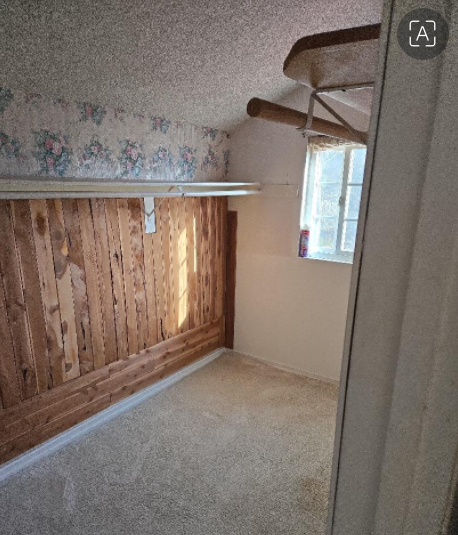 Walk-in closet (connected to the master bedroom) - 20570 Missionary Ridge St