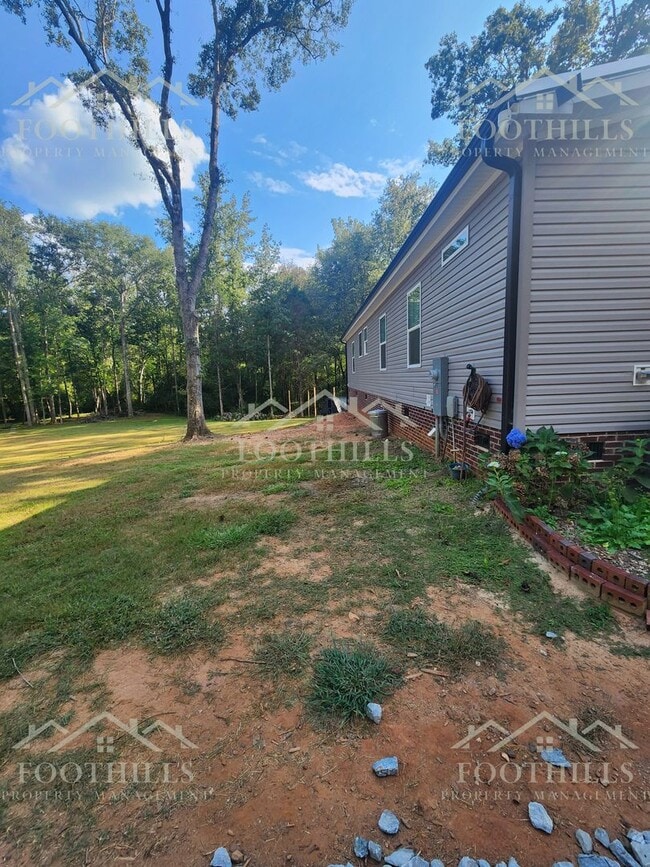 Building Photo - 3-Bedroom Home in a Peaceful Country Setting
