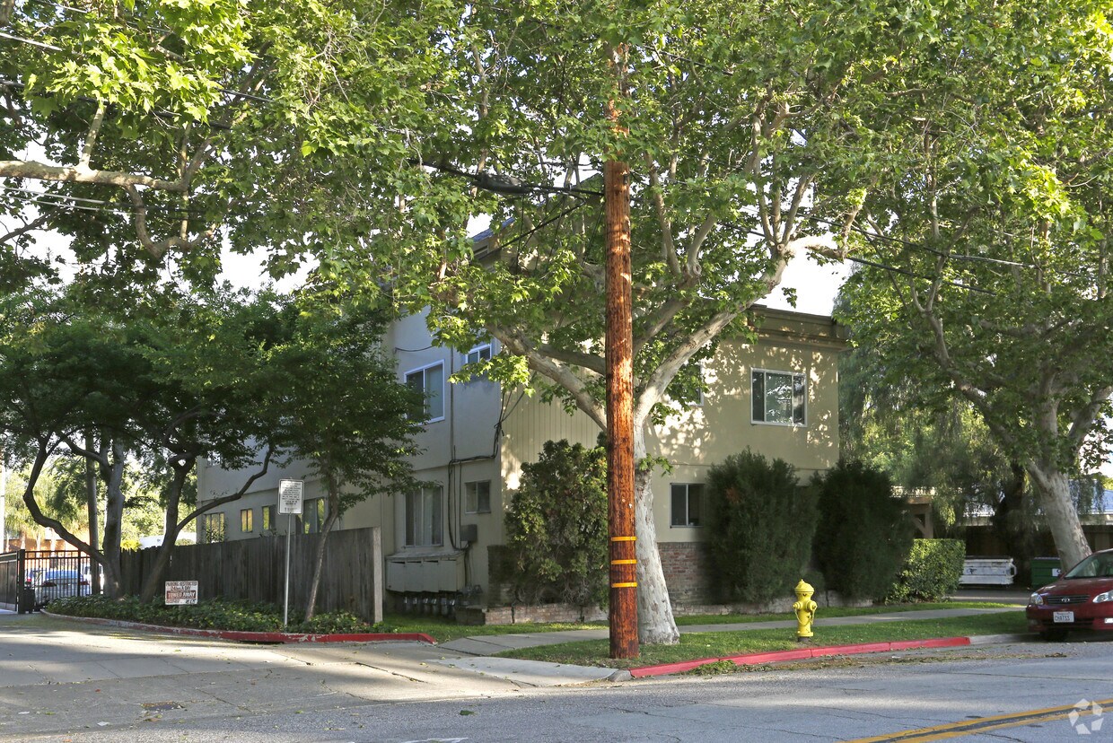Building Photo - 1133 Newhall St