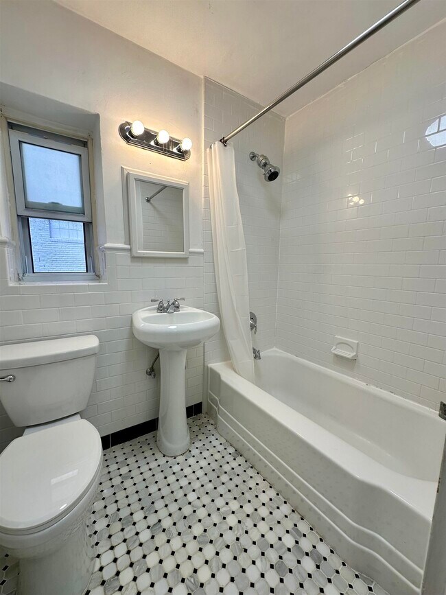Foto del edificio - 40 Glenwood Ave
