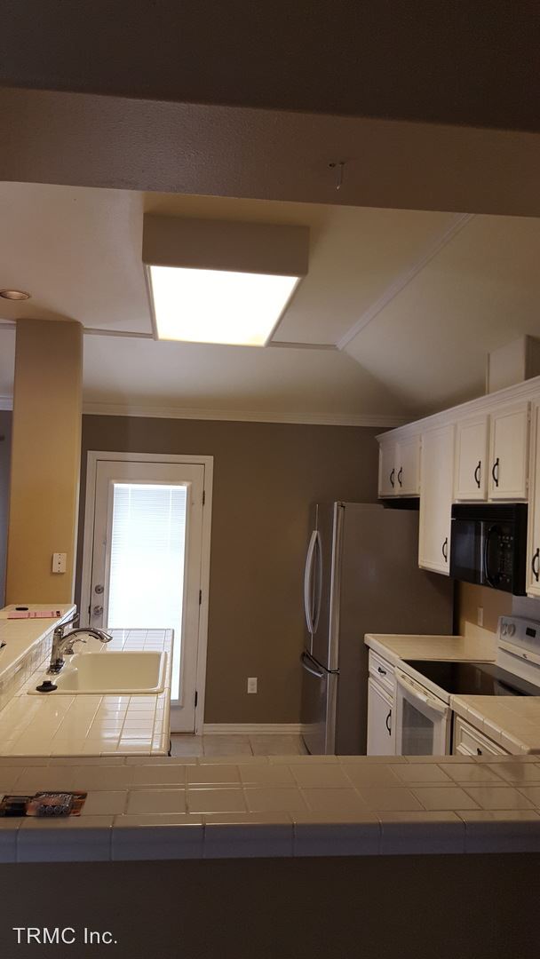 Building Photo - 15210 Caravel Dr