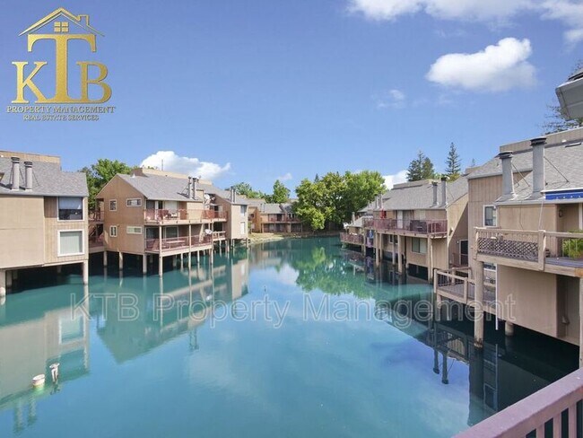 Foto del edificio - 8046 Arcade Lake Ln