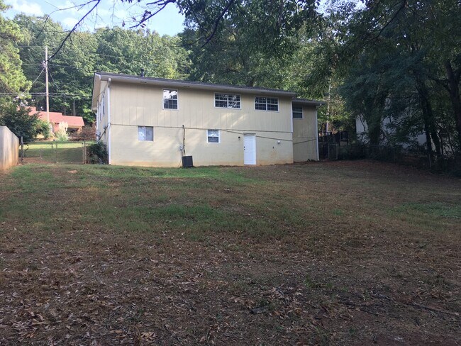 Foto del edificio - Large House in Rosemont Park $1,195