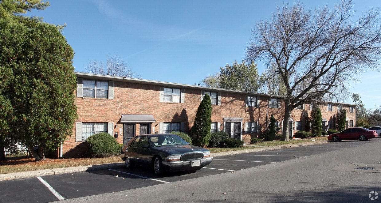 Primary Photo - Meadowlark Apartments