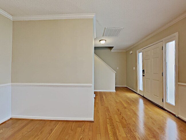 Building Photo - 8930 Hedge Maple Rd